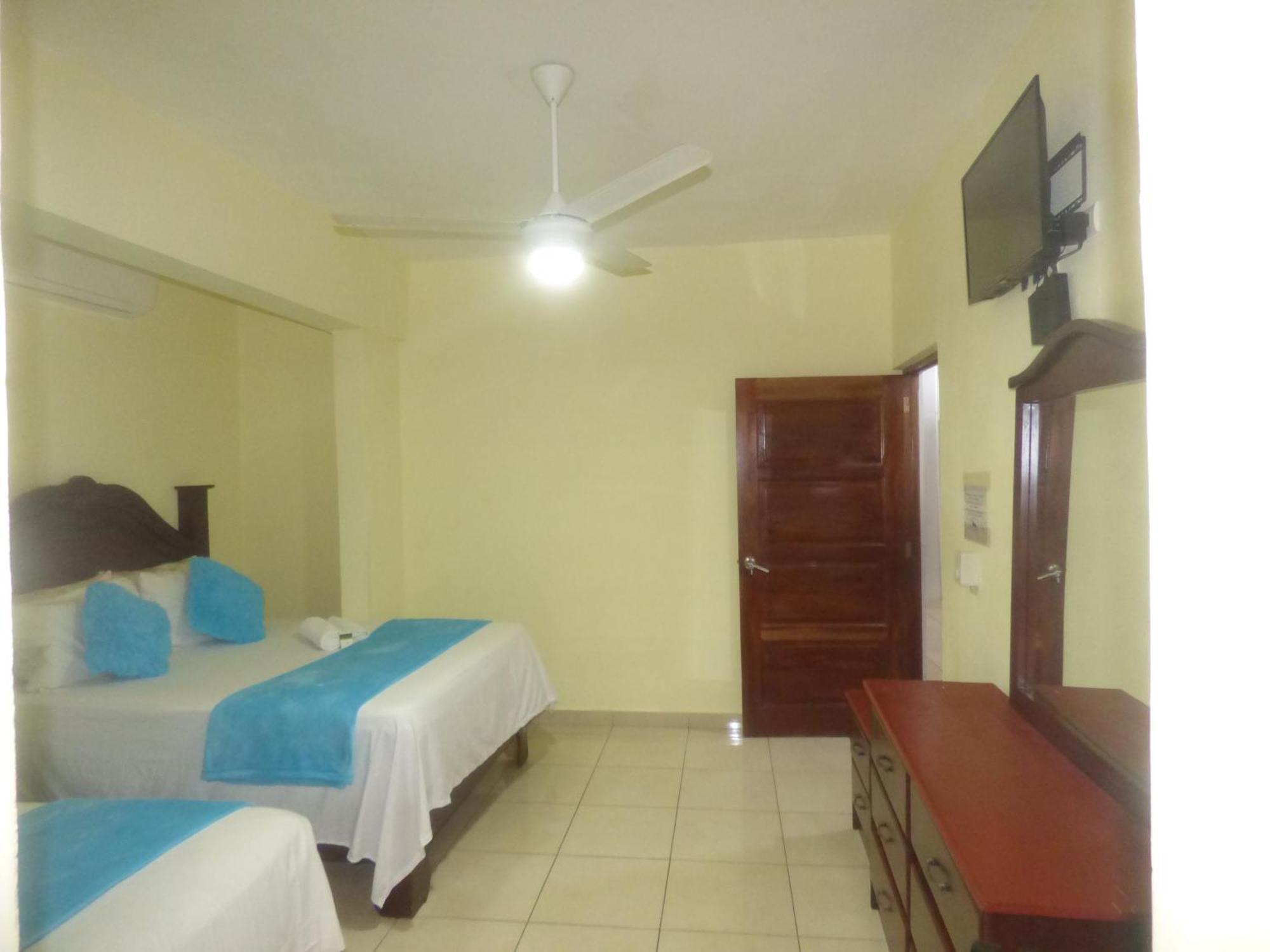 Hotel Enrique I Gazcue, Bed And Breakfast 산토도밍고 외부 사진