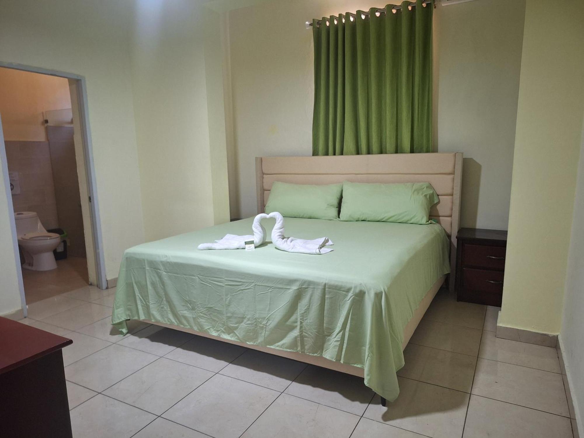 Hotel Enrique I Gazcue, Bed And Breakfast 산토도밍고 외부 사진